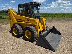 Gehl 4835 SXT Turbo Skid Loader, 985 Hours, Radio, Heat, Auxiliary Hydraulics, Quick Attach, New Buc