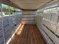 2001 Featherlite 6.7’ x 24’ Aluminum Gooseneck Livestock Trailer, Tandem Axle, 2 Dividers, Good Floo