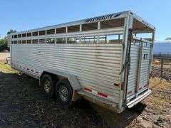 2001 Featherlite 6.7’ x 24’ Aluminum Gooseneck Livestock Trailer, Tandem Axle, 2 Dividers, Good Floo