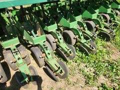 John Deere 1530 Drill on John Deere 1570 Cart, 20’ Minimum Till Drill with Markers, No Monitor, Has 