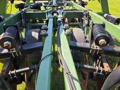 Wishek 862NT Tandem Disk, 30’, Rotary Scrapers, Approx 29” Front Blades, Approx 29” Rear Blades, 385