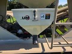 Unverferth Seed Runner 3750 Tri Axle Seed Tender, Honda 11hp Engine with Electric Start, 6” Conveyor