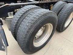 2006 International 9200i Semi with Sleeper, 665,108 Miles, Cumins ISX 15 Engine, 10 Speed Transmissi