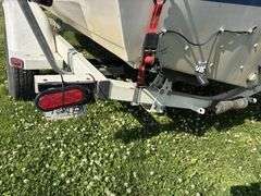 1999 Crestliner 1850 Sportfish Boat, 18.5’, Evinrude 150 Motor, Walkthru Windshield, Depth Finder, w