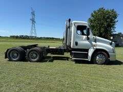 2015 Freightliner 125 Cascadia Semi Tractor, DD13 Detroit Engine @ 450hp, 219,415 Miles, Deleted, 10