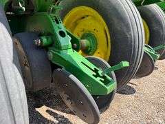 John Deere 1770 Conservation 24R30” Planter, 3 Bushel Boxes, (2) 200 Gallon Liquid Fertilizer Tanks 