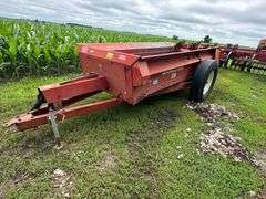 International Model 530 Manure Spreader, 540 PTO, 10.00x20 Tires, Very Little Useage