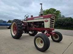 Farmall 460 Wide Front Gas Tractor, 15.5-38 Rears, 2pt Fast Hitch, 11L-15 Fronts, 540 PTO, Mid Hydra