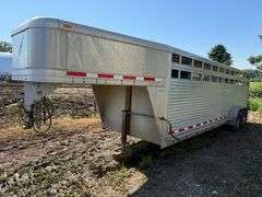 2001 Featherlite 6.7’ x 24’ Aluminum Gooseneck Livestock Trailer, Tandem Axle, 2 Dividers, Good Floo