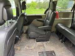 2014 Chrysler Town and Country Van, 140K Miles, Leather, DVD Player, 3.6L, 17” wheels, VIN:2C4RC1BG4