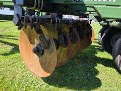 Wishek 862NT Tandem Disk, 30’, Rotary Scrapers, Approx 29” Front Blades, Approx 29” Rear Blades, 385