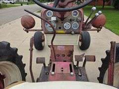 Farmall 460 Wide Front Gas Tractor, 15.5-38 Rears, 2pt Fast Hitch, 11L-15 Fronts, 540 PTO, Mid Hydra