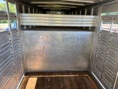 2001 Featherlite 6.7’ x 24’ Aluminum Gooseneck Livestock Trailer, Tandem Axle, 2 Dividers, Good Floo