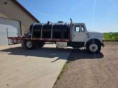 1999 International 4900 Truck with 2,350 Gallon Tank, 197,509 Miles, DT466E Engine, 6 Speed Plus Man