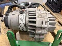 2014 John Deere 1770NT Planter, *Has 2021 Exact Emerge Update*, Hydraulic Downforce, 500 Gallon Liqu