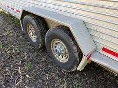 2001 Featherlite 6.7’ x 24’ Aluminum Gooseneck Livestock Trailer, Tandem Axle, 2 Dividers, Good Floo