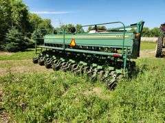John Deere 1530 Drill on John Deere 1570 Cart, 20’ Minimum Till Drill with Markers, No Monitor, Has 