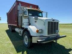 2007 Peterbilt 379 with 2014 Meyer 9128RT Forage Box, 114,980 Actual Miles, Air Lift Tax Axle with 3