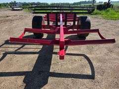 Industires America 825 – 10 Bale Wagon, Tricycle Front, 445/50R22.5 Rear Tires, 235-80R16 Fronts, Ex