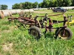IHC 700 – 6 Bottom Plow, 6-18”, One Bottom is Broke Off, Selling As-Is. This Item is Located in Sout