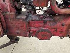 Farmall 460 Wide Front Gas Tractor, 15.5-38 Rears, 2pt Fast Hitch, 11L-15 Fronts, 540 PTO, Mid Hydra