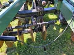 Wishek 862NT Tandem Disk, 30’, Rotary Scrapers, Approx 29” Front Blades, Approx 29” Rear Blades, 385