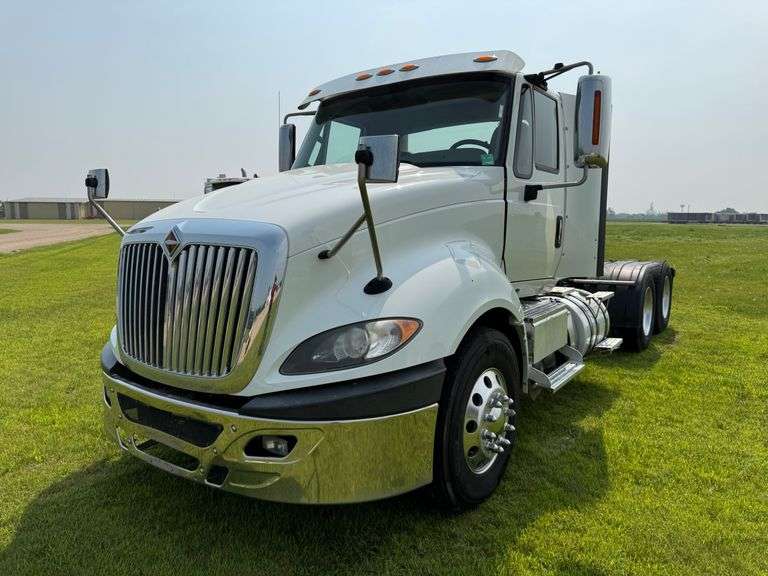 2016 International Pro Star, 307,790 Miles, Eaton Ultra Shift Automatic Transmission, Cummins ISX 15