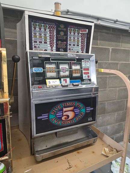 Five Times Pay Slot Machine, Has Keys, Have no had Working for a Number of Years