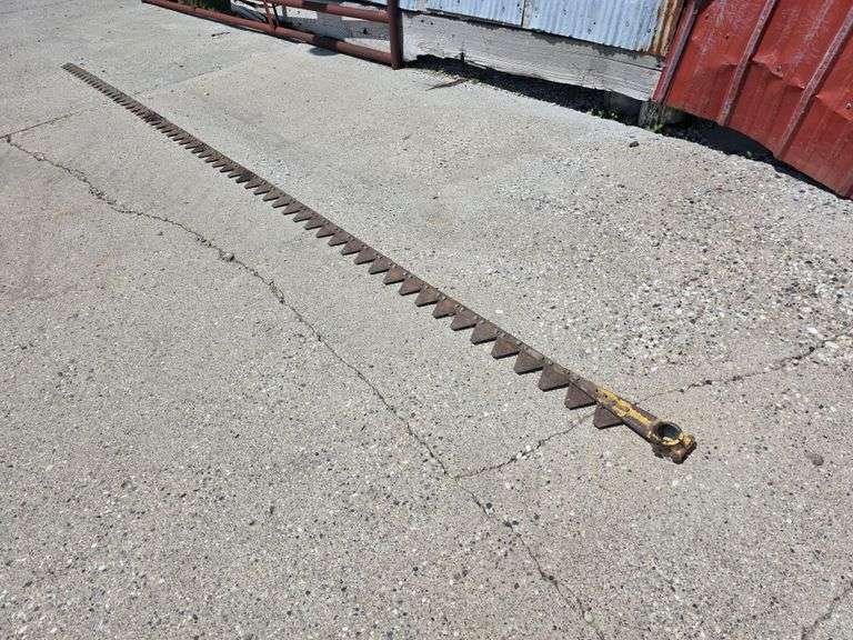 15’ Left Hand Side Sickle for a 30’ Head, Bolt on Section, Off NH 73C Bean Head