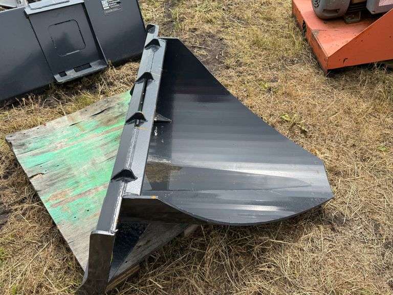 Wolverine Tree Scoop Skid Loader Mount