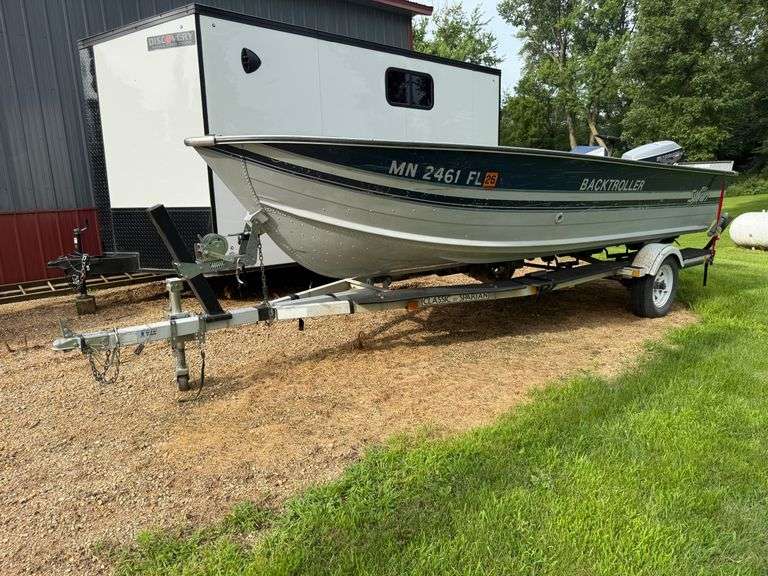 1988 Sylvan Model 16BTO Back Troller Fishing Boat with 40hp Evinrude 2 Stroke Engine and 35lb Thrust