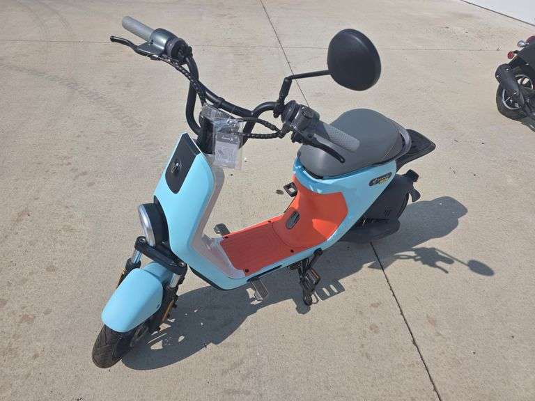 2021 Segway C80 Electric Scooter, 750 Watt, 20 MPH Max, Pedals, Comes with a Charger, *Unknown Worki