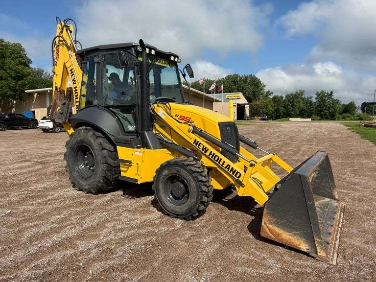 New Holland B95D Backhoe, FWA, 88” Front Bucket, 378 Hours, Extended Hoe, 17” Back Bucket, Out Rigge