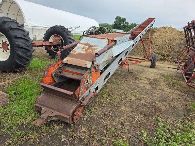 No. 205 Conveyor, 540 PTO, Approx 40’, 8-14 Tires on 4 Bolt Rims