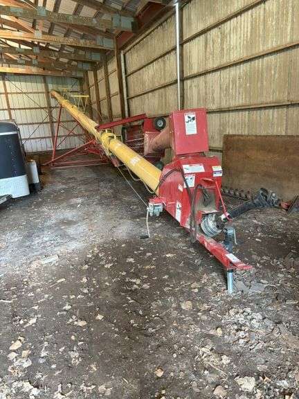 2013 Westfield 10” x 61’ Swing Hopper Auger, Bought New, Only Used on 12,000 Bushels Per Year and St