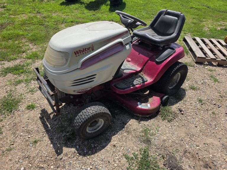 White LT1850 Hydrostatic Lawn Mower for Parts, 18hp Briggs and Stratton Engine, Untested, Selling fo