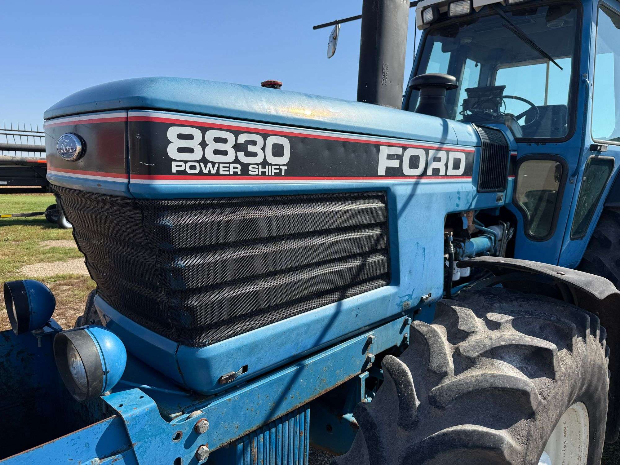 1993 Ford 8830 MFWD Tractor, 18 Speed Powershift Transmission