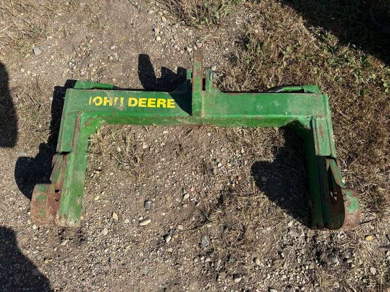 John Deere Quick Hitch. This Item is Located in South Dakota, Therefore South Dakota Sales Tax Rules