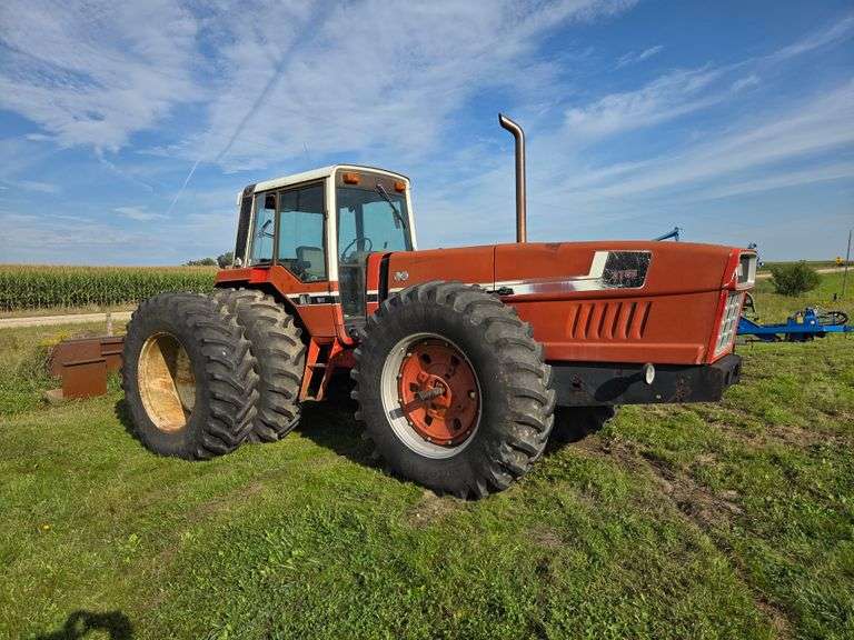 International 3788 2 Plus 2 Tractor, Tach Shows 3,772 Hours, 20.8 x 38” Tires, Rear Duals, 3 Hydraul