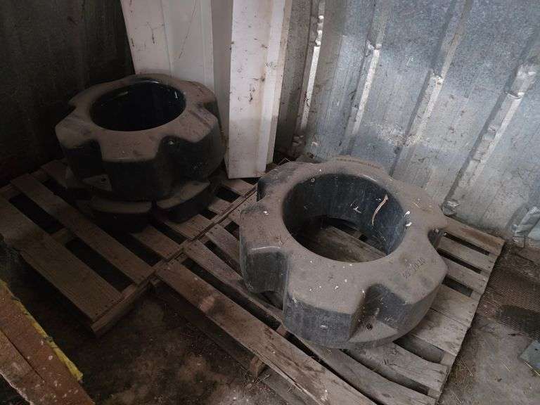 (2) Inside and Outside Rear Wheel Weight Set for Case IH MFWD Tractor, (2) 1000lb Weights and (2) 50
