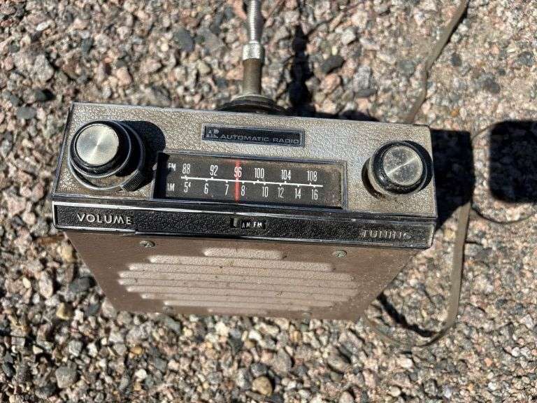 Automatic AM/FM Radio, *works per seller