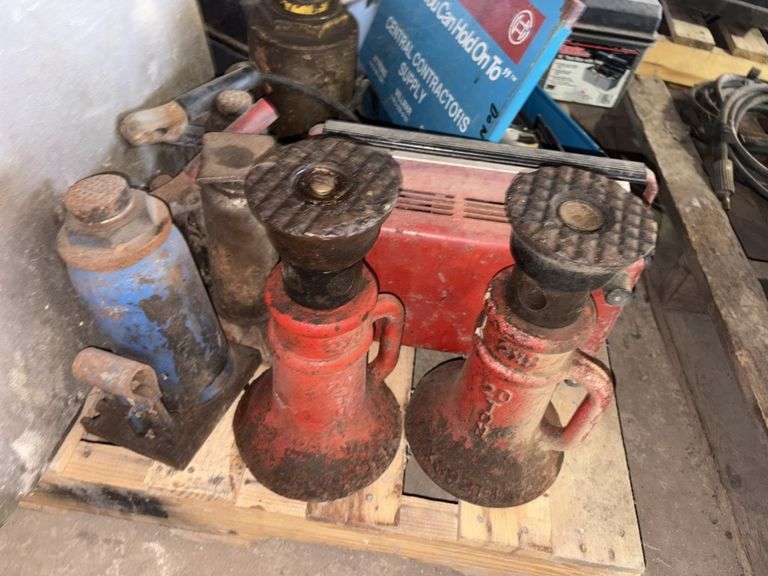 Pallet of: Hyd Bottle Jacks, Screw Jacks, Jig Saw, Solder Gun, 4” Angle Grinder, Air Nailer, pry bar