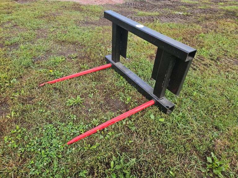 M&J Oldenburg MFG Single Bale Spear, Skid Loader Quick Attach
