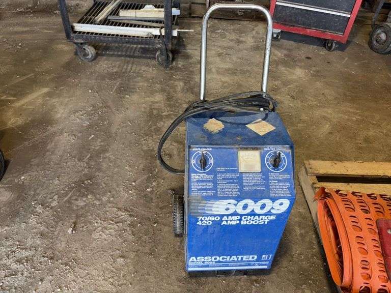 Associated 6009 Battery Charger, 12V, 70/60/420 Amp