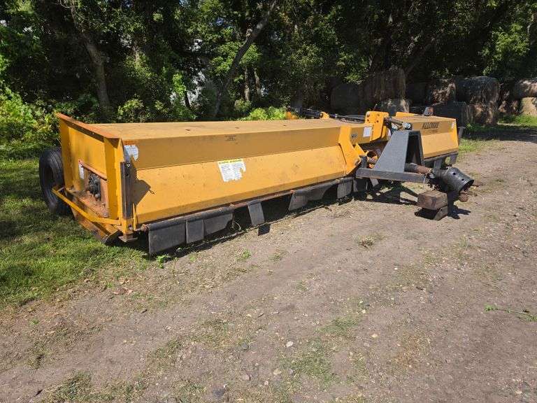Alloway 20’ Stalk Chopper, 4 Rear Tires with Hydraulic Lift, Rear Hitch, 3pt, Large 1000 PTO, Lights
