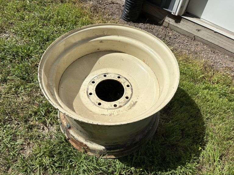 8 Bolt Ag Rim, 13.5x22.5, 6” Center