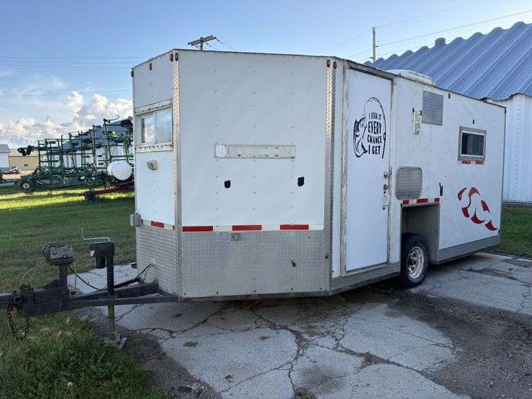 2010 18’, (4’) V, Single Axle, Hyd Frame, (2) 30# LP Tanks, 3 Burner Stove, Oven, (not pictured), (7