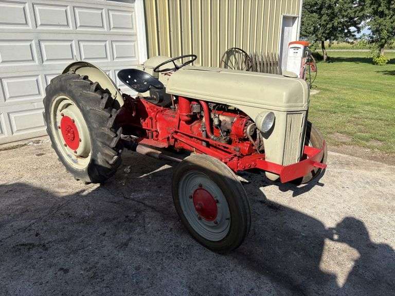 1940 Ford 9N Tractor, Fenders, 3Pt, PTO, Toolbox, Bumper, Sherman Shift, Lights, 12V, Alternator, 11
