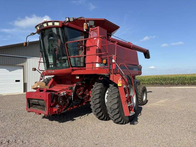 1996 CaseIH 2188 480/80R42 Front Duals, 14.9-24 Rears, Field Tracker, bubble up auger, grain tank Ex
