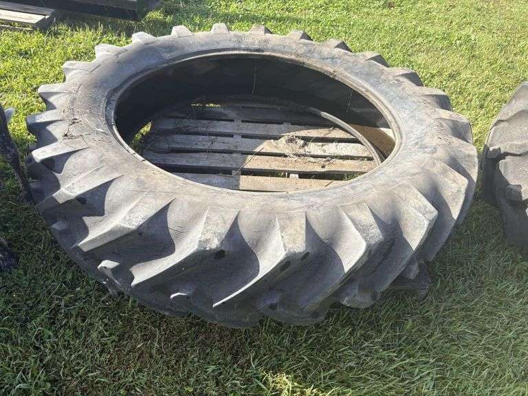 (1) 13.6-38 Tractor Tire, 6 Ply